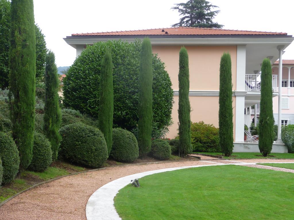 Residence Ville Lago Lugano Porto Ceresio Exterior photo
